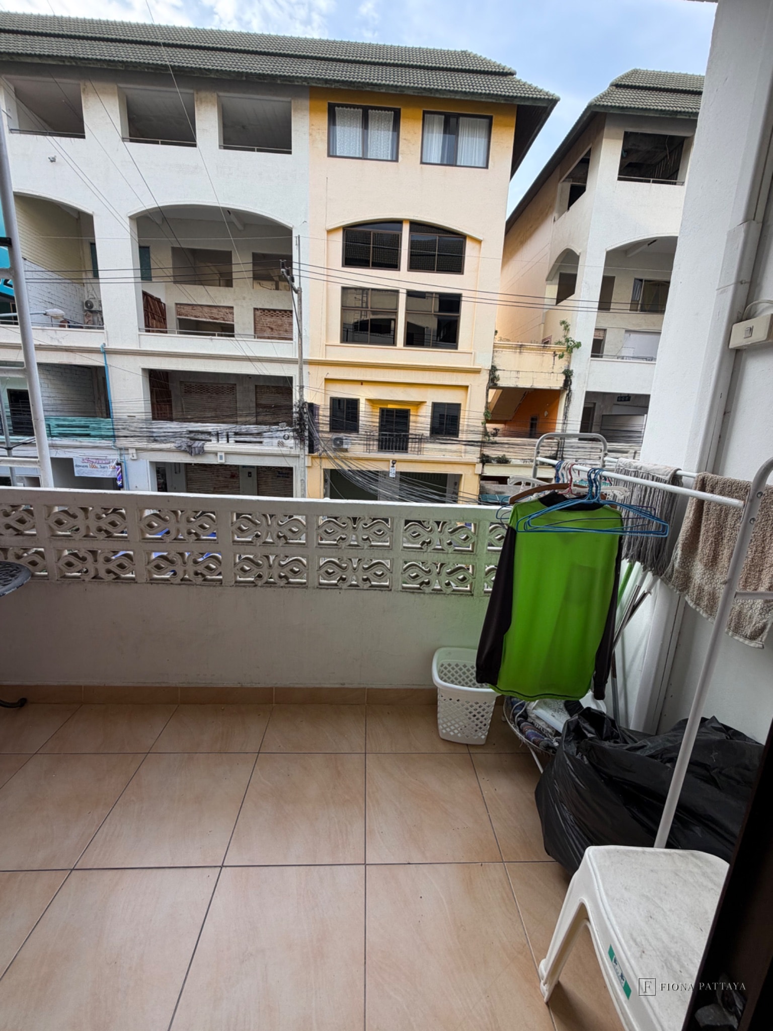 🏢 4-Storey Building with Businesses for Sale in Jomtien