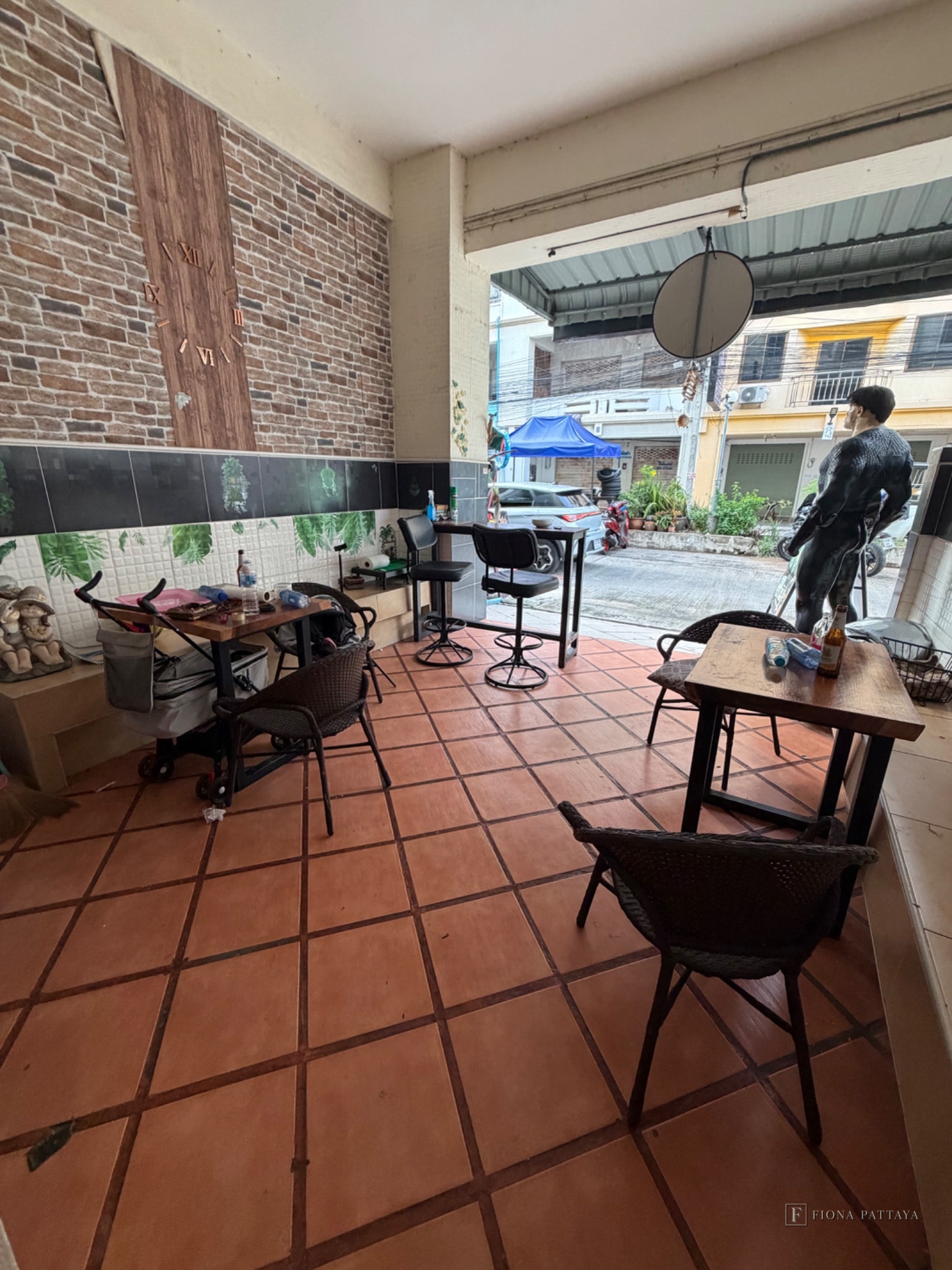 🏢 4-Storey Building with Businesses for Sale in Jomtien