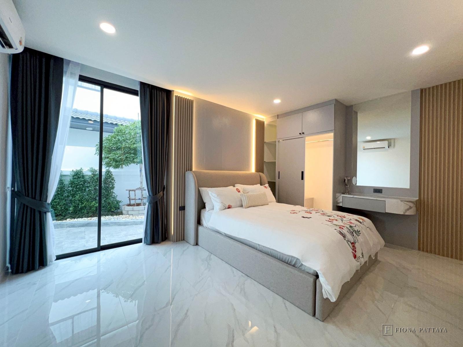 🌴 ROYAL PALM VILLAS – PATTAYA & JOMTIEN, THAILAND 🌴