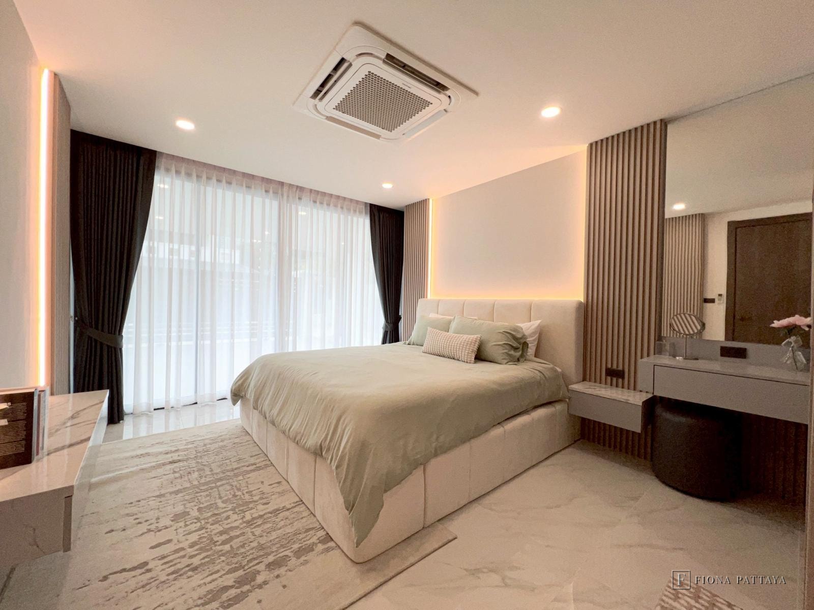 🌴 ROYAL PALM VILLAS – PATTAYA & JOMTIEN, THAILAND 🌴