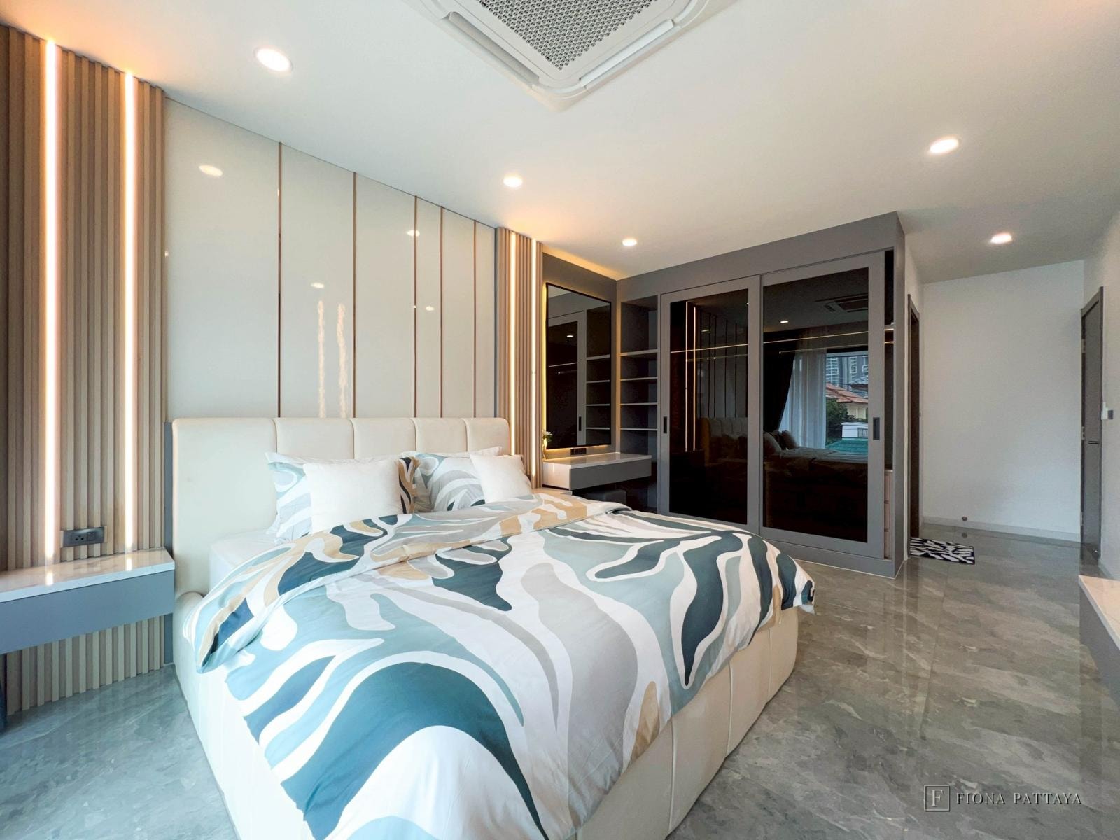 🌴 ROYAL PALM VILLAS – PATTAYA & JOMTIEN, THAILAND 🌴