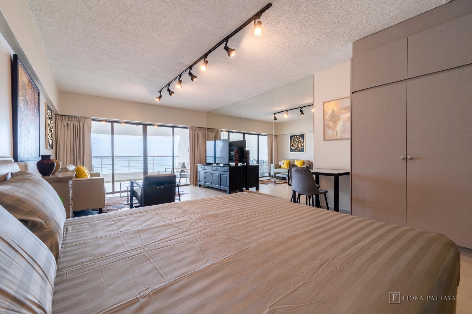 🏠 Condo for Sale - Metro Jomtien Condotel