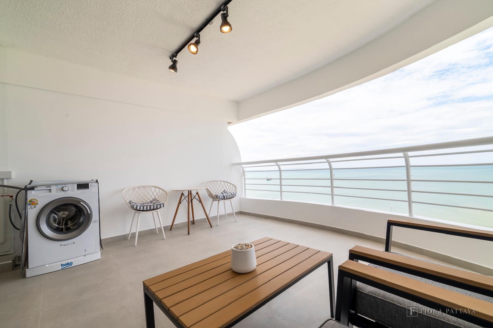🏠 Condo for Sale - Metro Jomtien Condotel