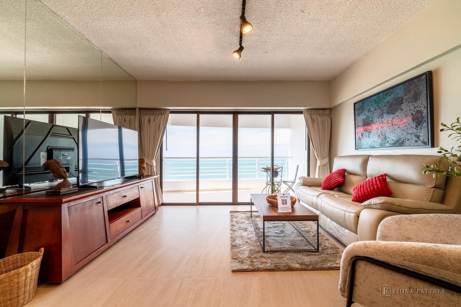 🏡 FOR RENT - Metro Jomtien Condotel