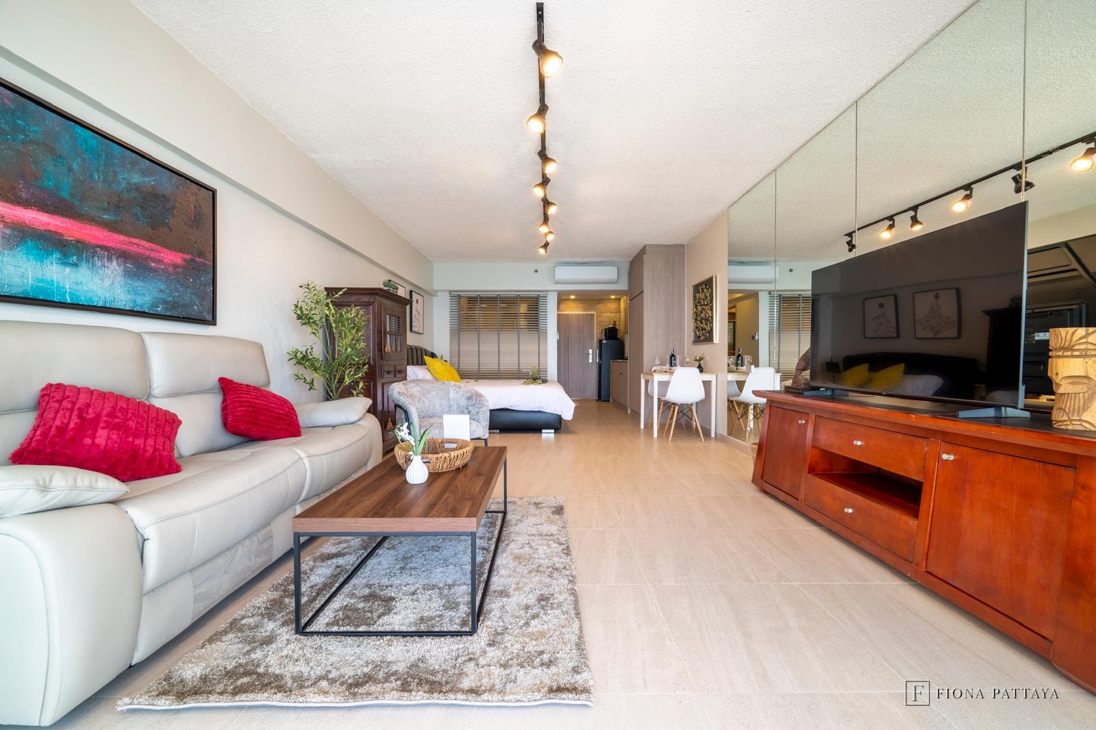 🏡 FOR RENT - Metro Jomtien Condotel