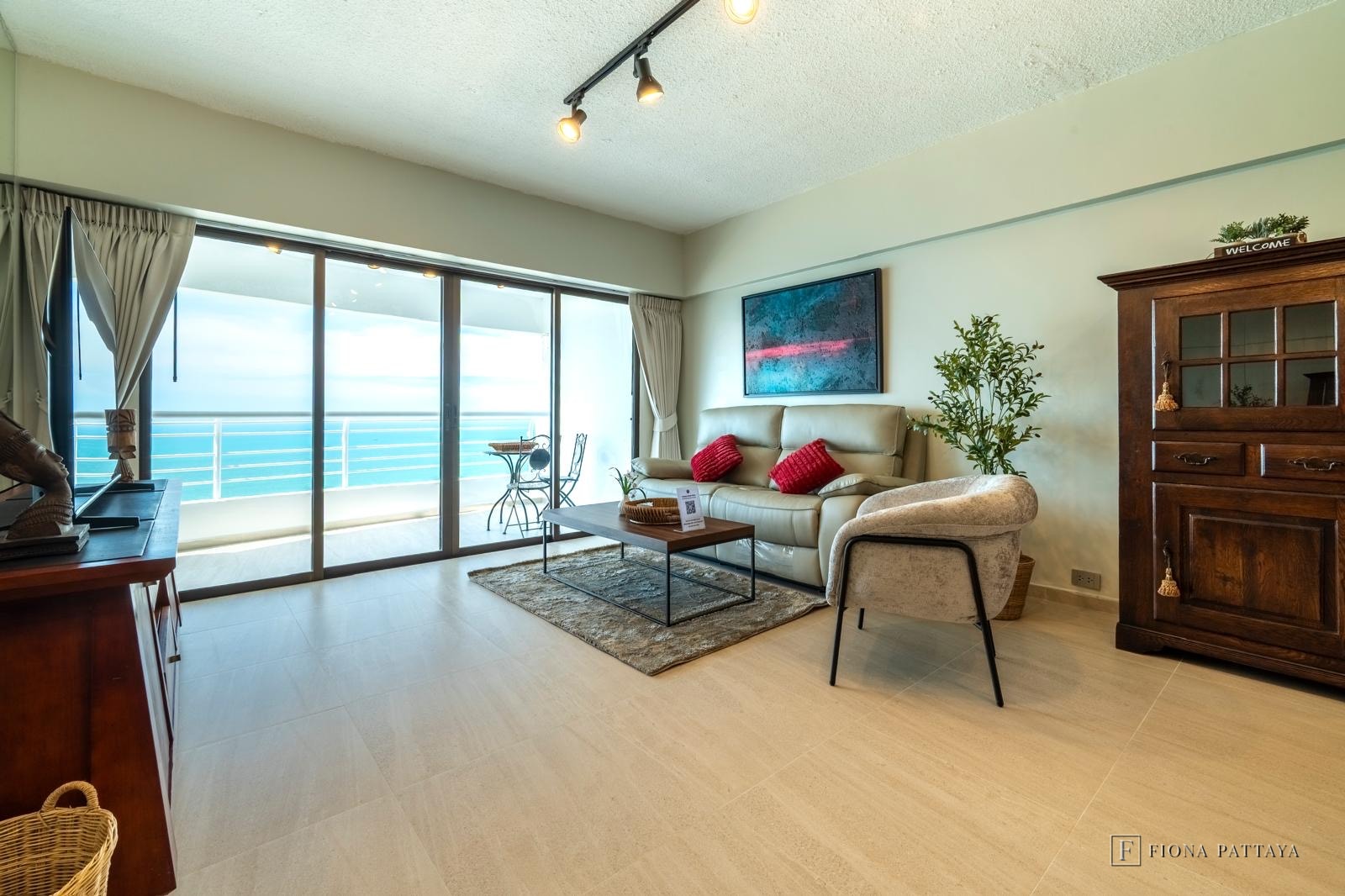 🏡 FOR RENT - Metro Jomtien Condotel