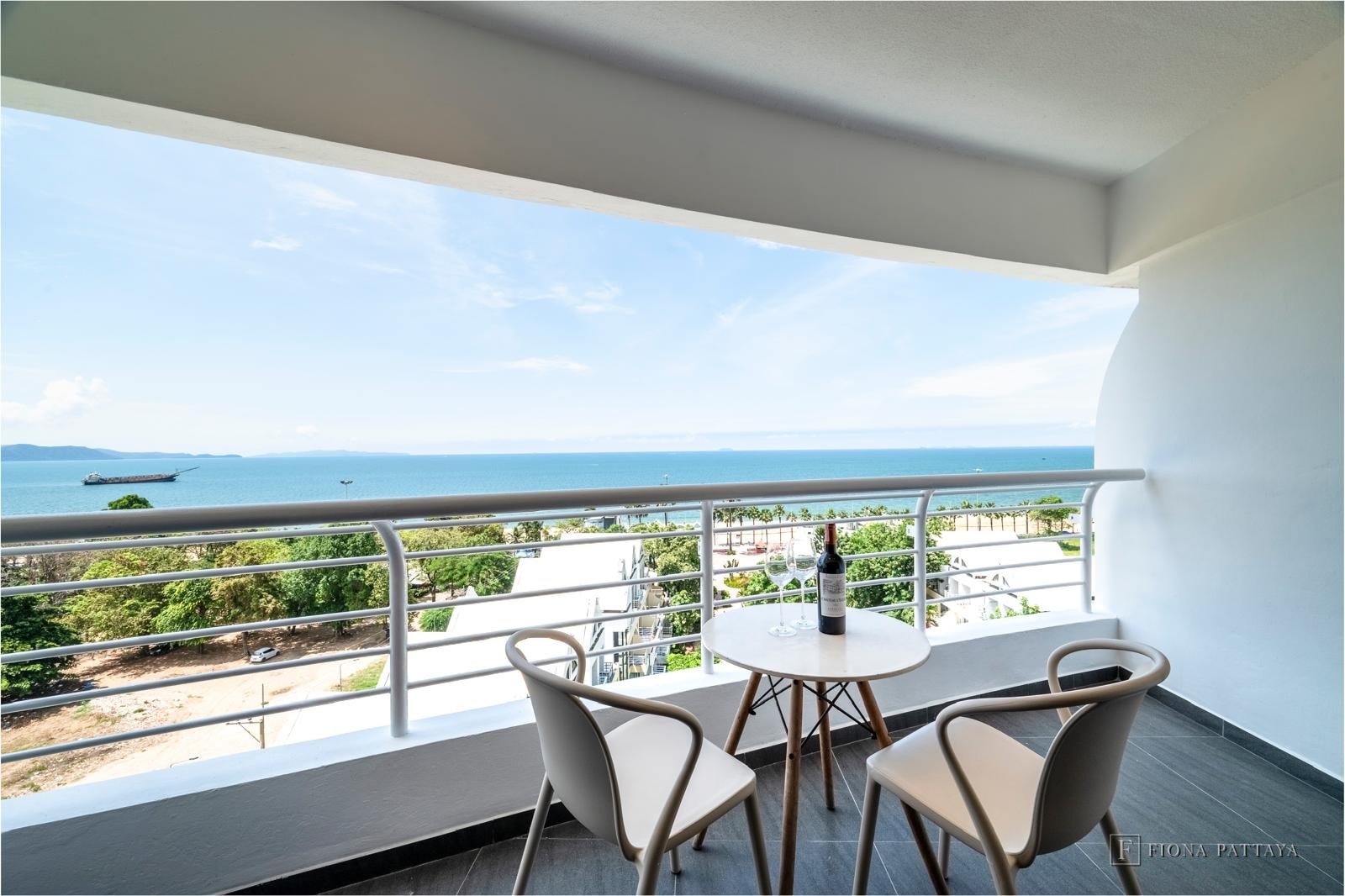 🏠 Condo for Sale - Metro Jomtien Condotel