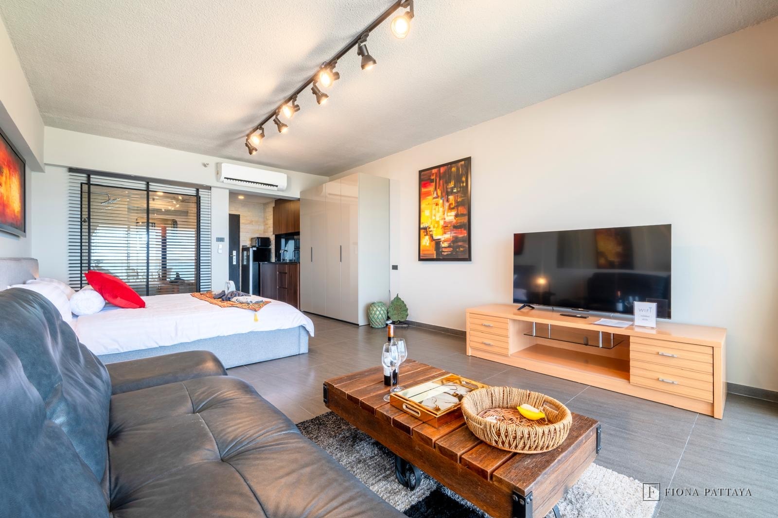 🏠 Condo for Sale - Metro Jomtien Condotel