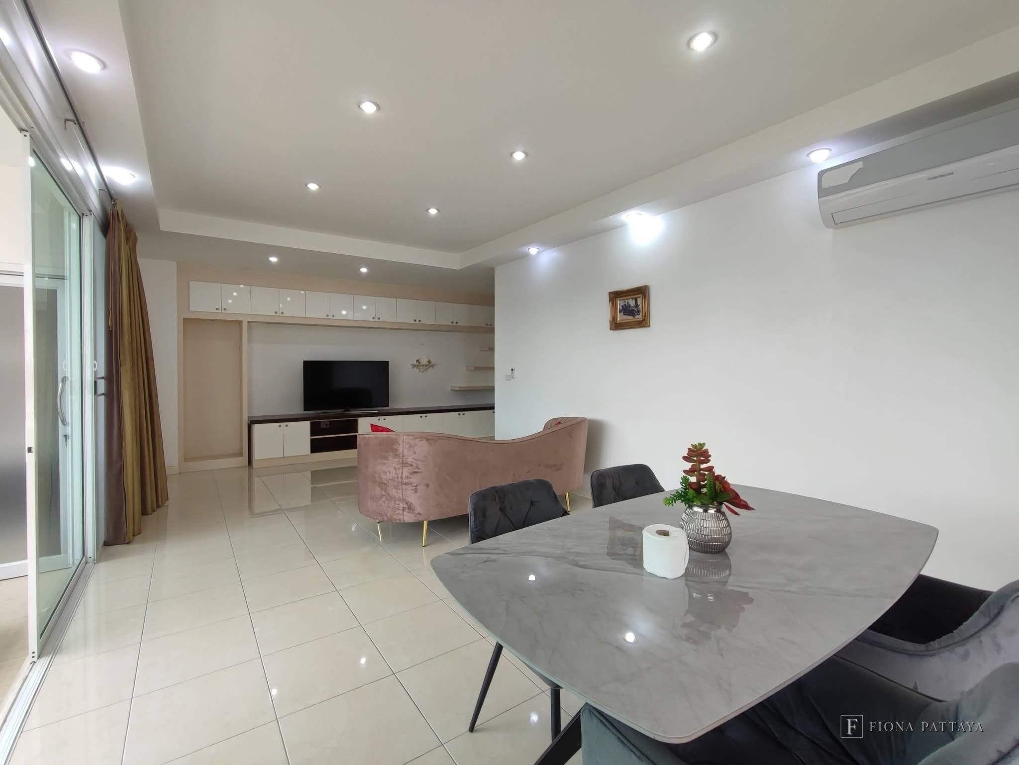 The Bay View Condominium 2, Phra Tamnak Soi 4.