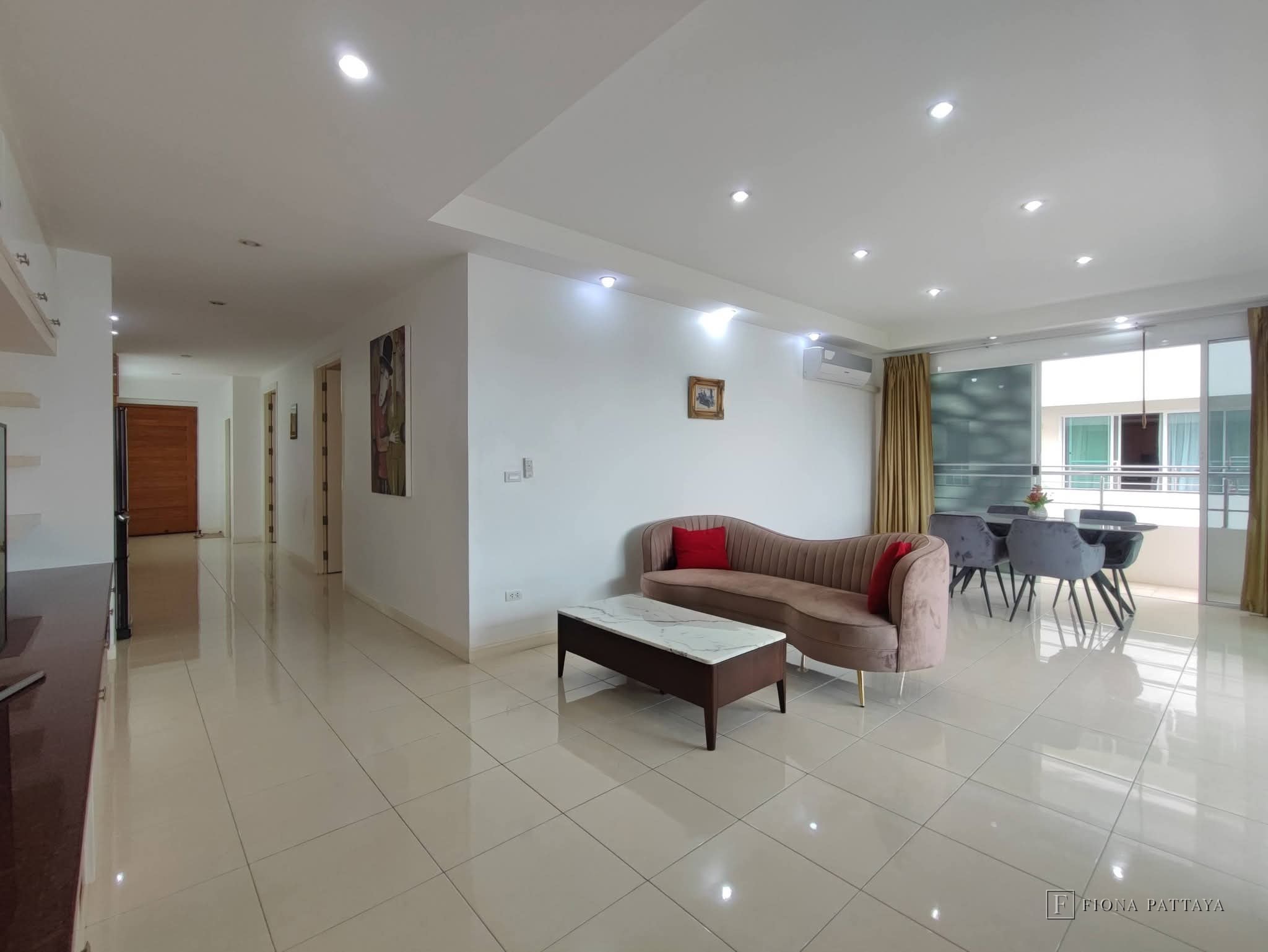 The Bay View Condominium 2, Phra Tamnak Soi 4.