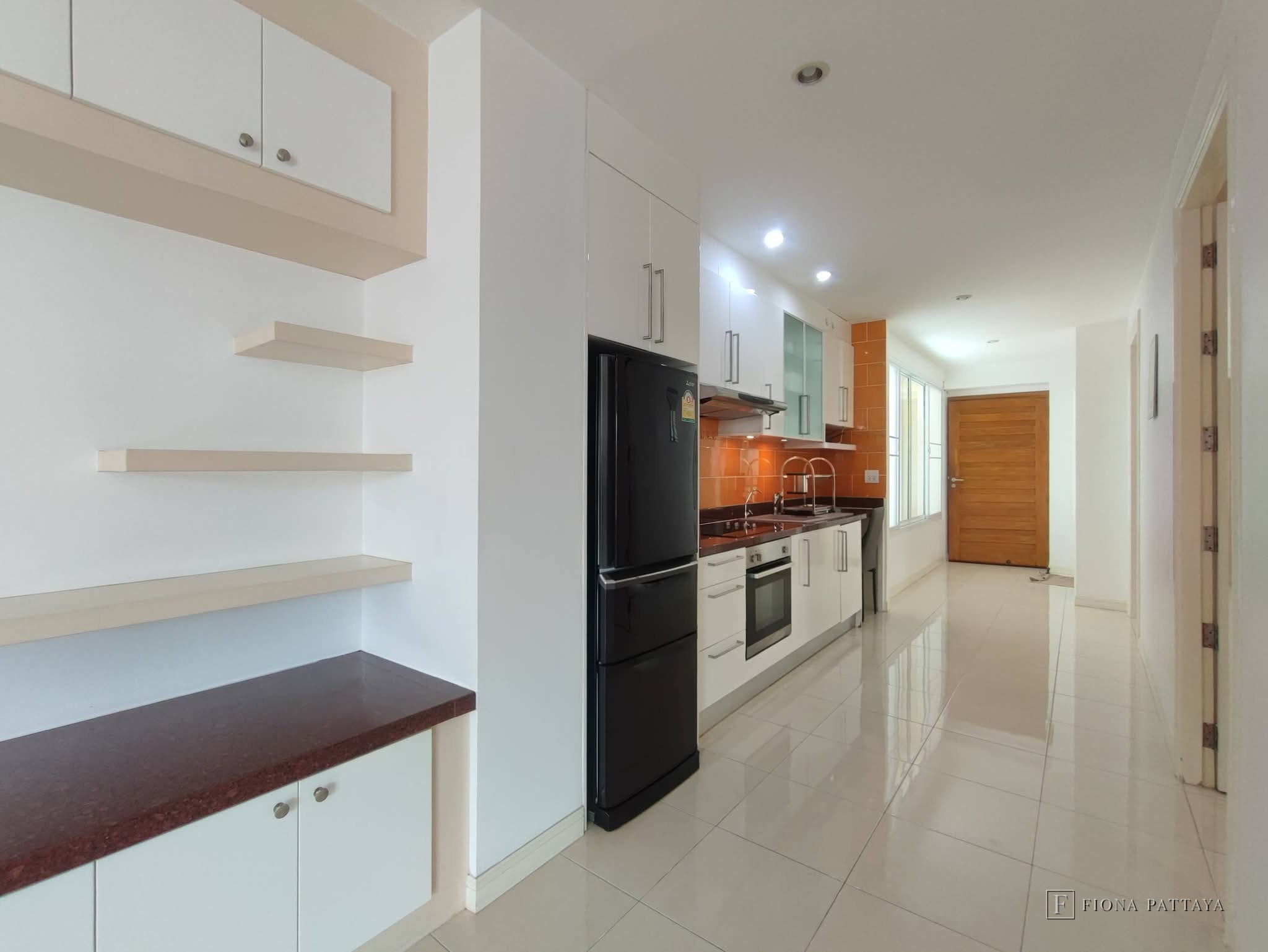 The Bay View Condominium 2, Phra Tamnak Soi 4.