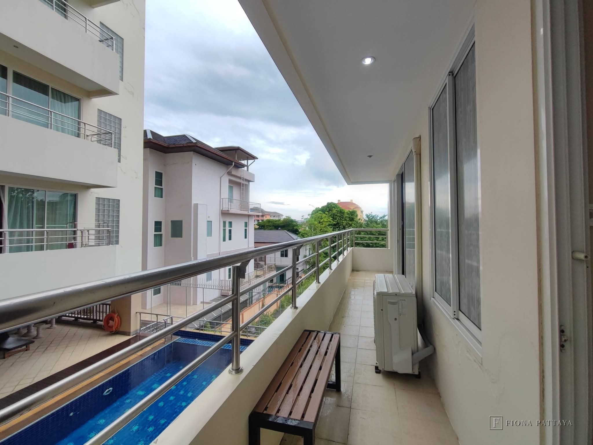 The Bay View Condominium 2, Phra Tamnak Soi 4.
